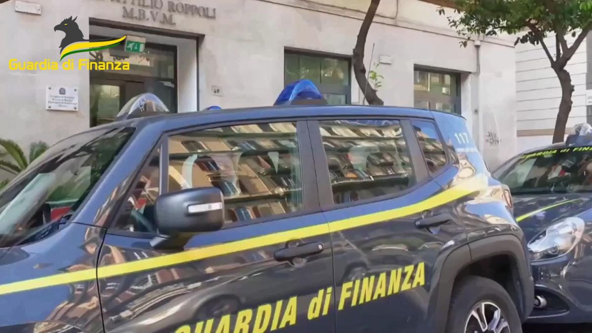 Traffico di droga tra Napoli e provincia, 15 arresti