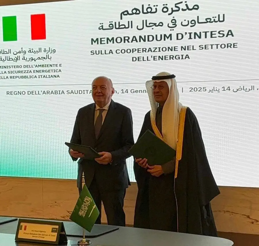 Energia, firmato a Riad memorandum tra Italia e Arabia Saudita